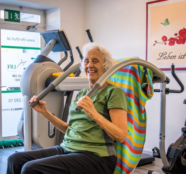 Ältere Frau beim Training Ältere Frau beim Training